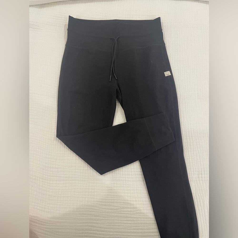 Vuori Black Daily Leggings, Size Large